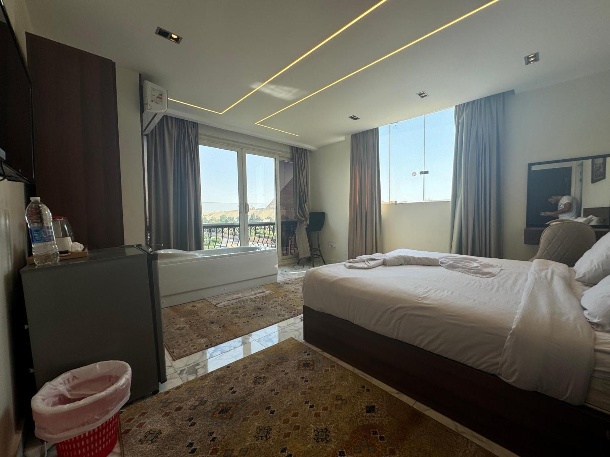 Unique Pyramids Boutique Inn Kafret el-Gabal エクステリア 写真